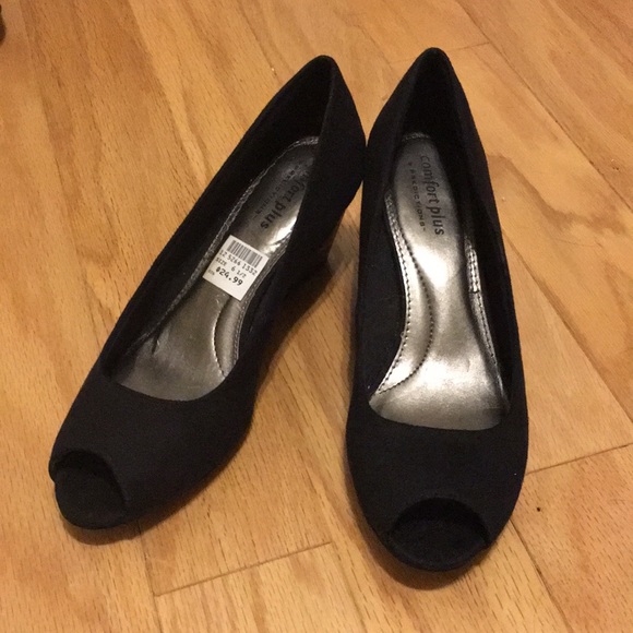 comfortable black open toe heels